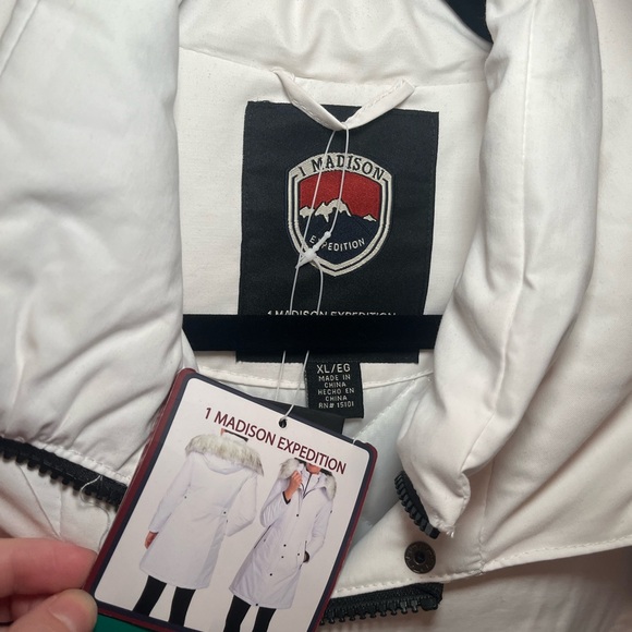 1 Madison Expedition White Quilted Parka with Faux Fur Trim - Picture 14 of 16